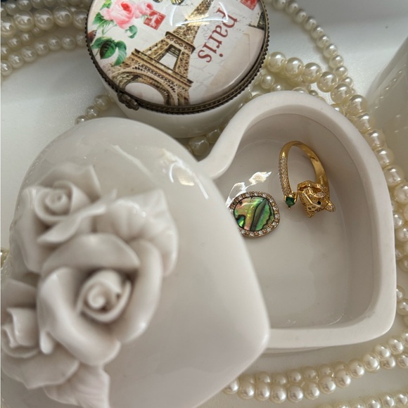 Vintage Heart & roses jewelry holder - Picture 4 of 5